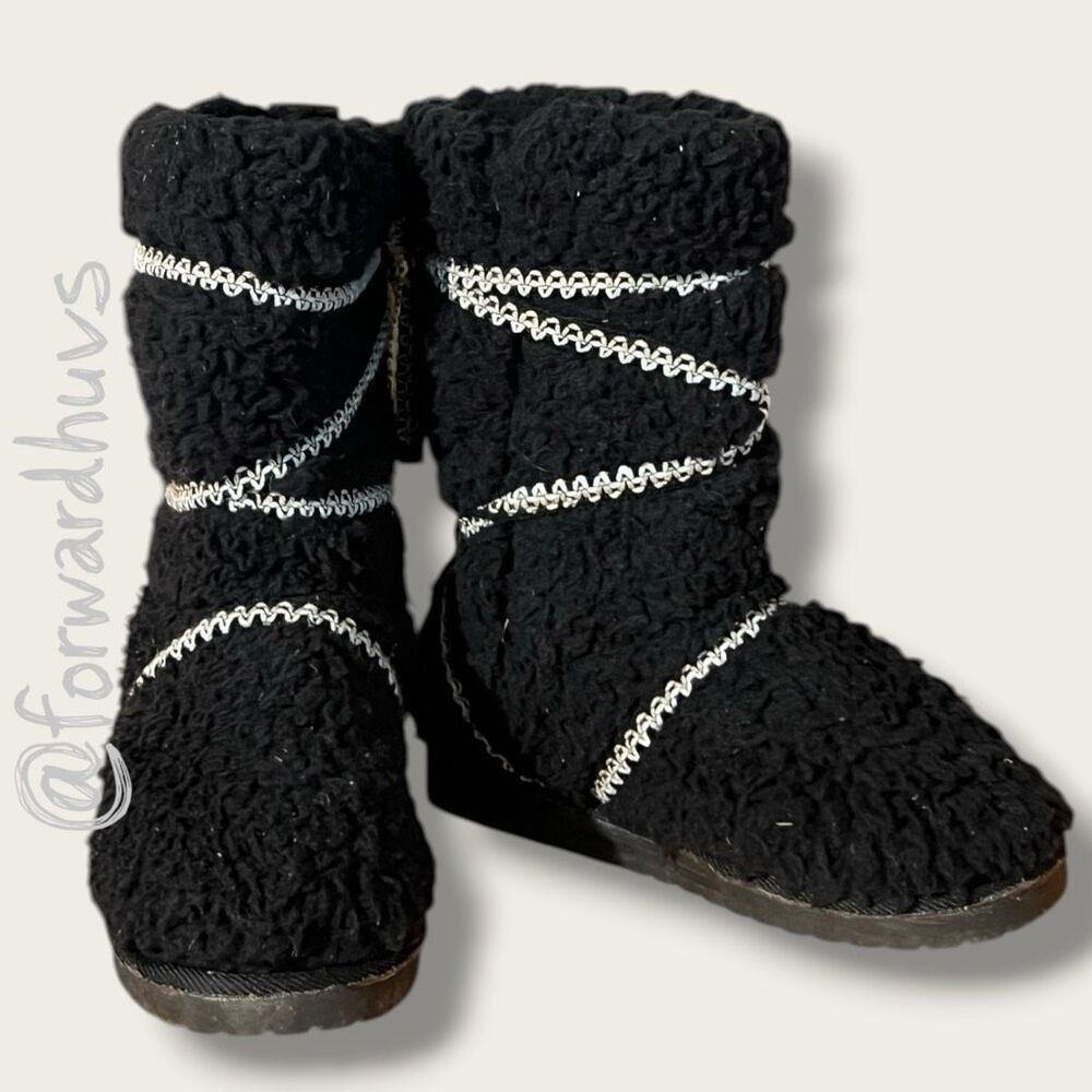 Muk Luks Women’s Reyna Furry Boots – Size 6